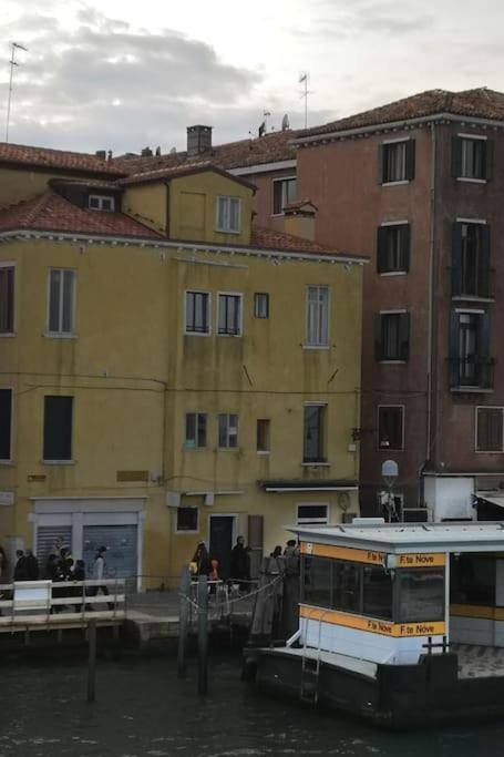Ca' Sull' Acqua Casa de Férias *